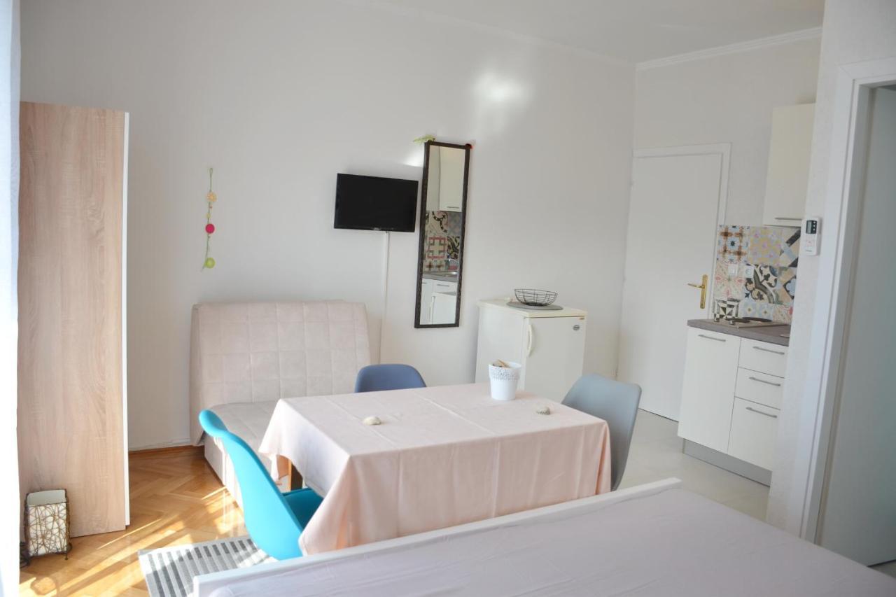 Apartments Mike โนวาลยา ภายนอก รูปภาพ